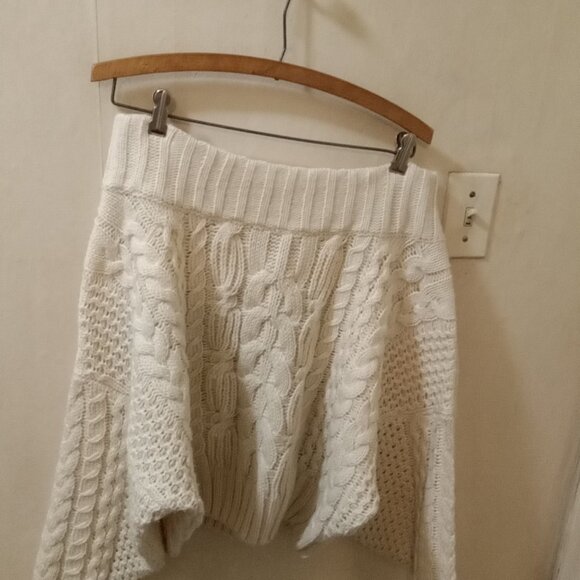 By Anthropologie Sz S beige Cable knit Sweater boxy Fit slightly cropped - Picture 4 of 5